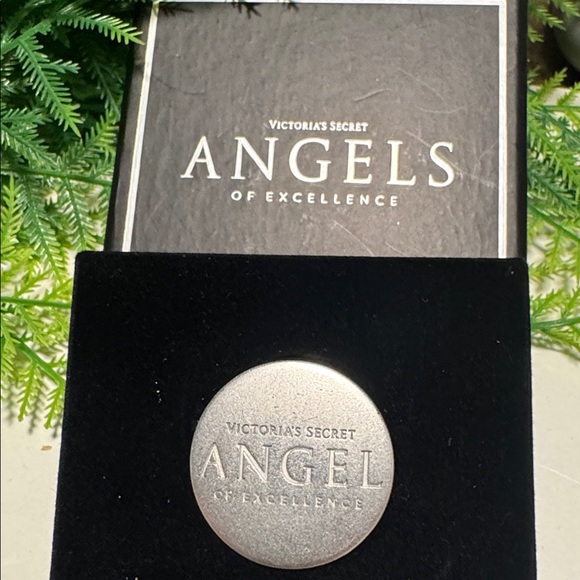 Victoria’s Secret “Angel of Excellence” Collectible Pin Brooch - Picture 4 of 7